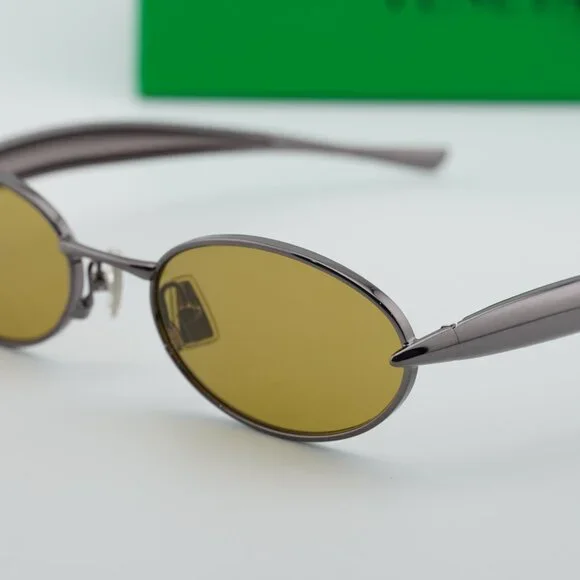 Bottega Veneta BV1386S 002 Oval Sunglasses - Shiny Dark  display picture 3